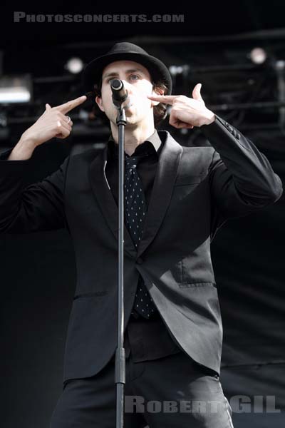 MAXIMO PARK - 2012-08-25 - SAINT CLOUD - Domaine National - Grande Scene - 